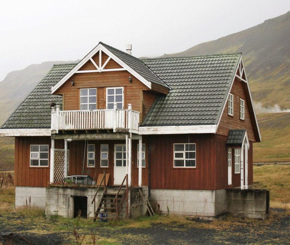 Tilboð óskast í timburhús