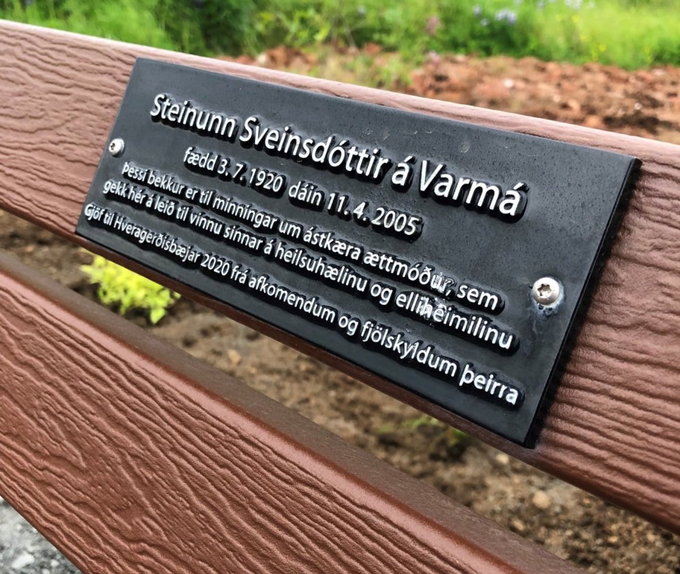 Gjöf komin í sitt rétta umhverfi