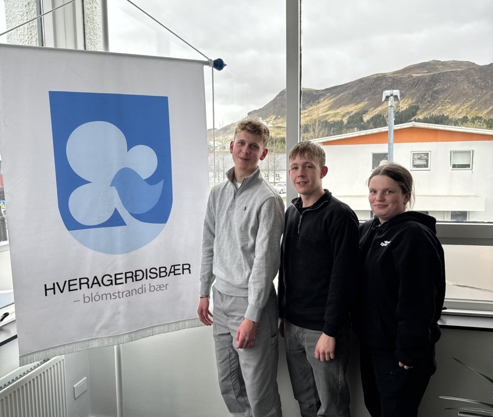 Fullltrúar Ungmennaráðsins; Eyvindur Sveinn Lárusson, Hrafnkell Örn Blöndal Barkarson og Hildur Sif …