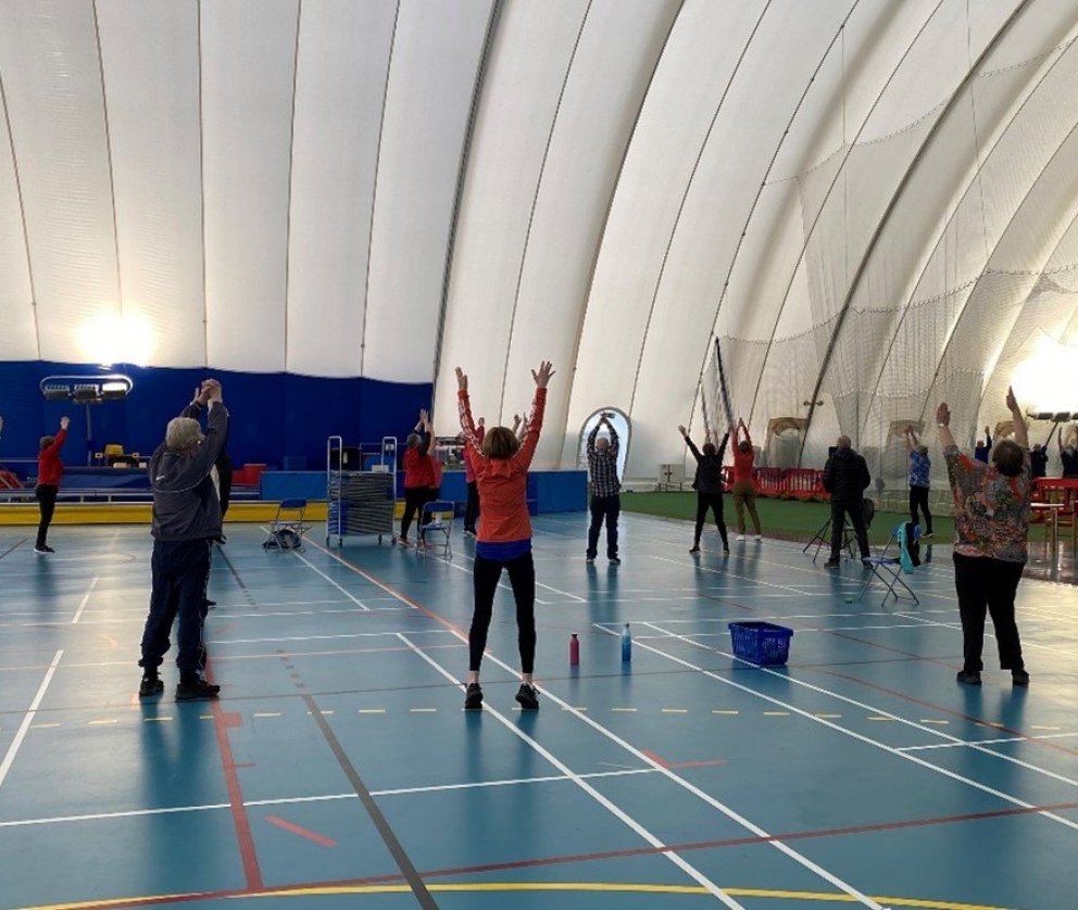 Hópur A að teygja á í lok æfingar.