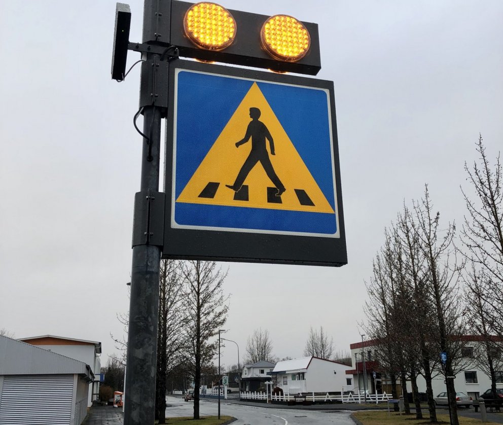 Snjallgangbraut er komin upp á Breiðumörk