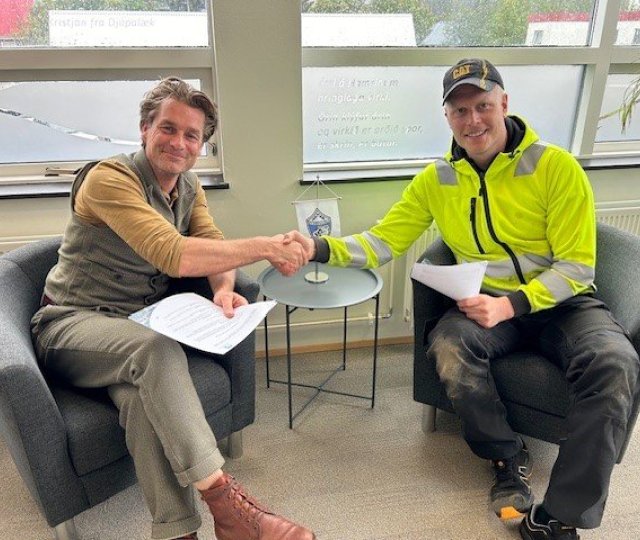 Samið um jarðvinnu vegna gervigrass