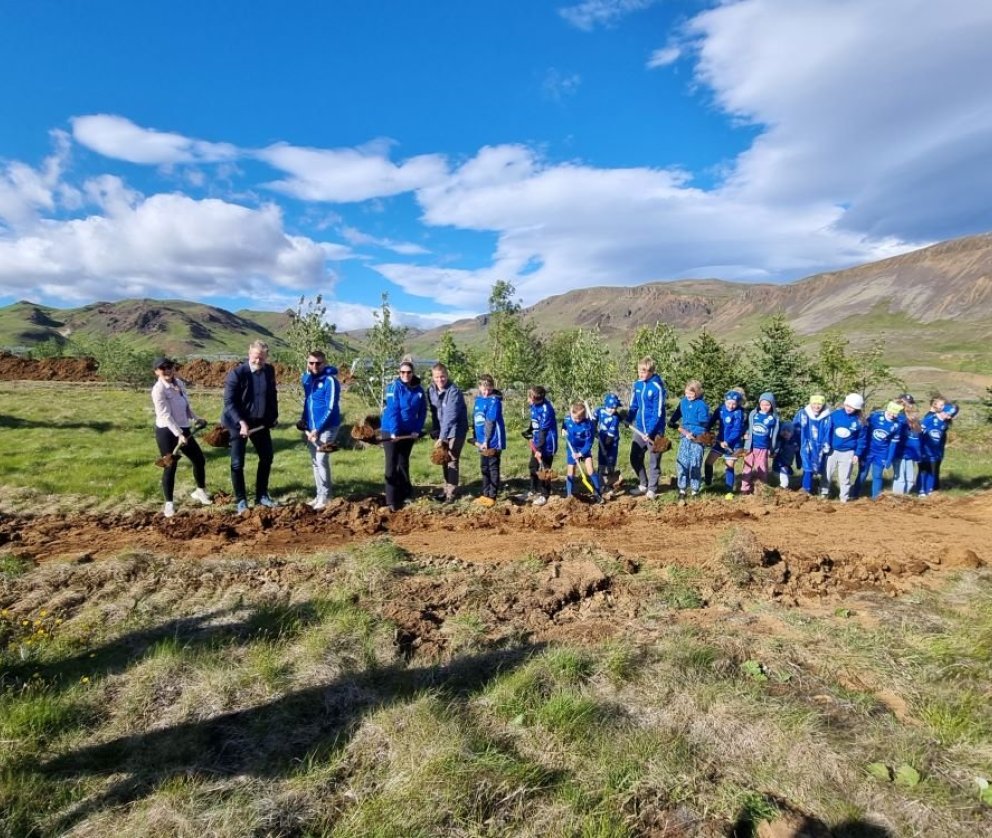 Skóflustunga að nýjum gervigrasvelli