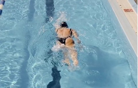 Lenging á opnunartíma sundlaugar